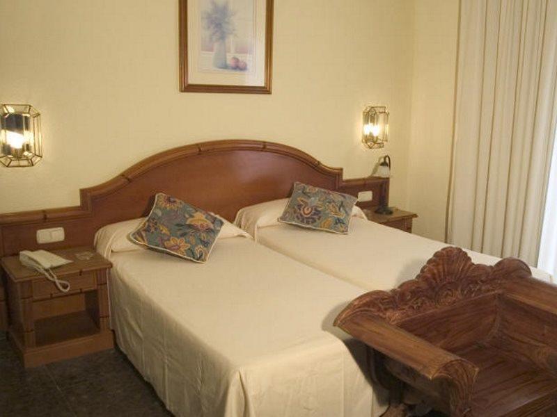 טורמולינוס Tropicana Apartments מראה חיצוני תמונה