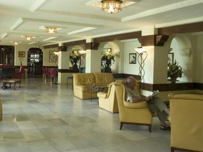טורמולינוס Tropicana Apartments מראה חיצוני תמונה